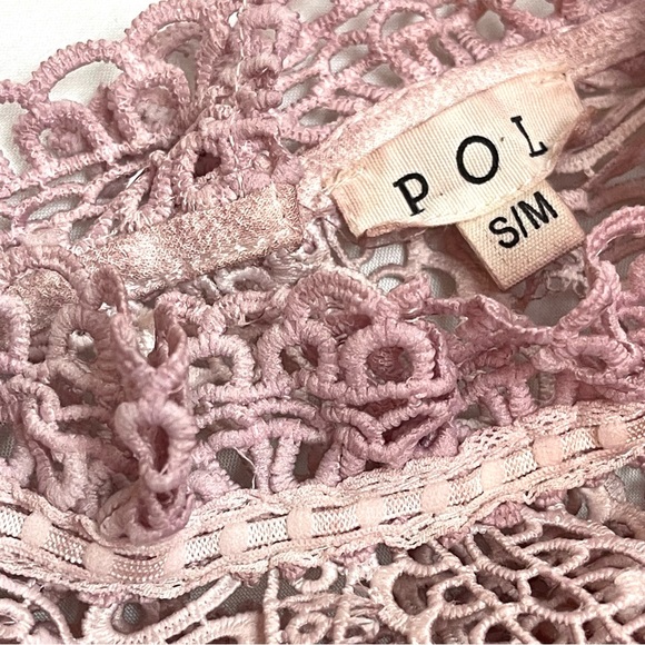 Scalloped Sleeveless Eyelet Overlay Mock Top - Picture 8 of 9